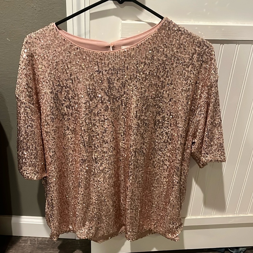 H&M Sequin rose gold top. Size large